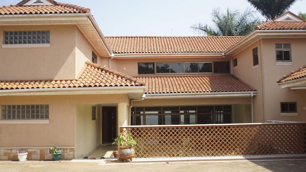 Lake Breeze House 3/37