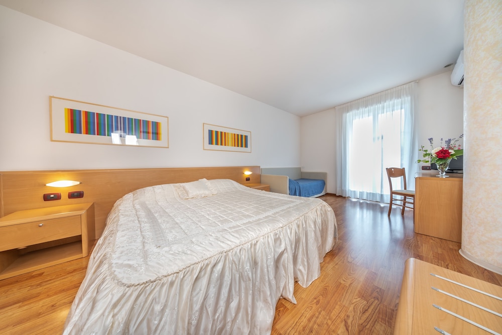 SUPERIOR, DOUBLE BED