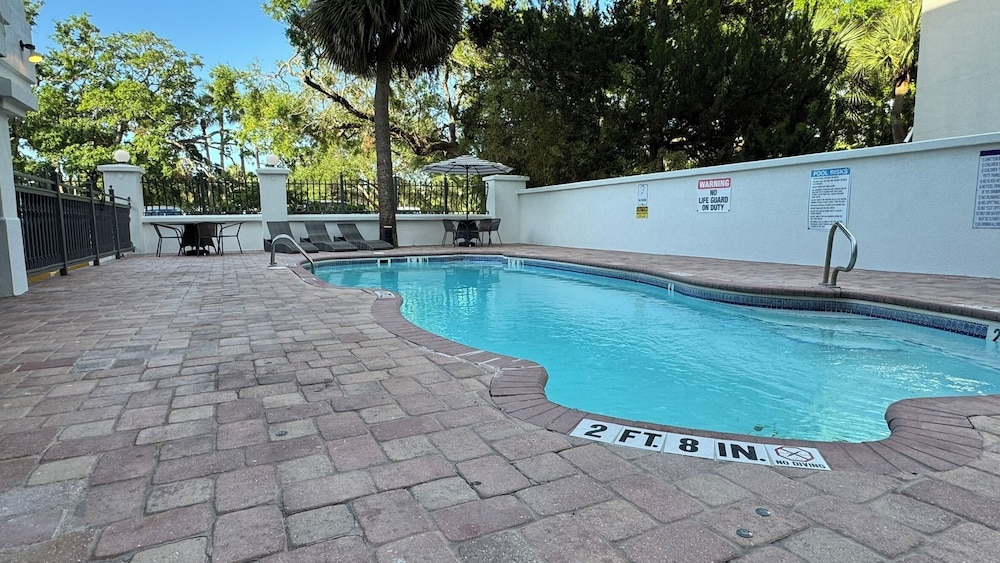 Ocean Inn and Suites 68/72