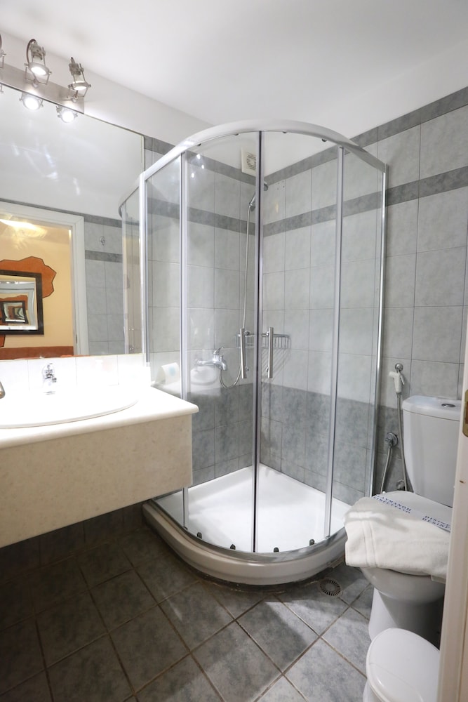 Sunrise Beach Suites 47/50
