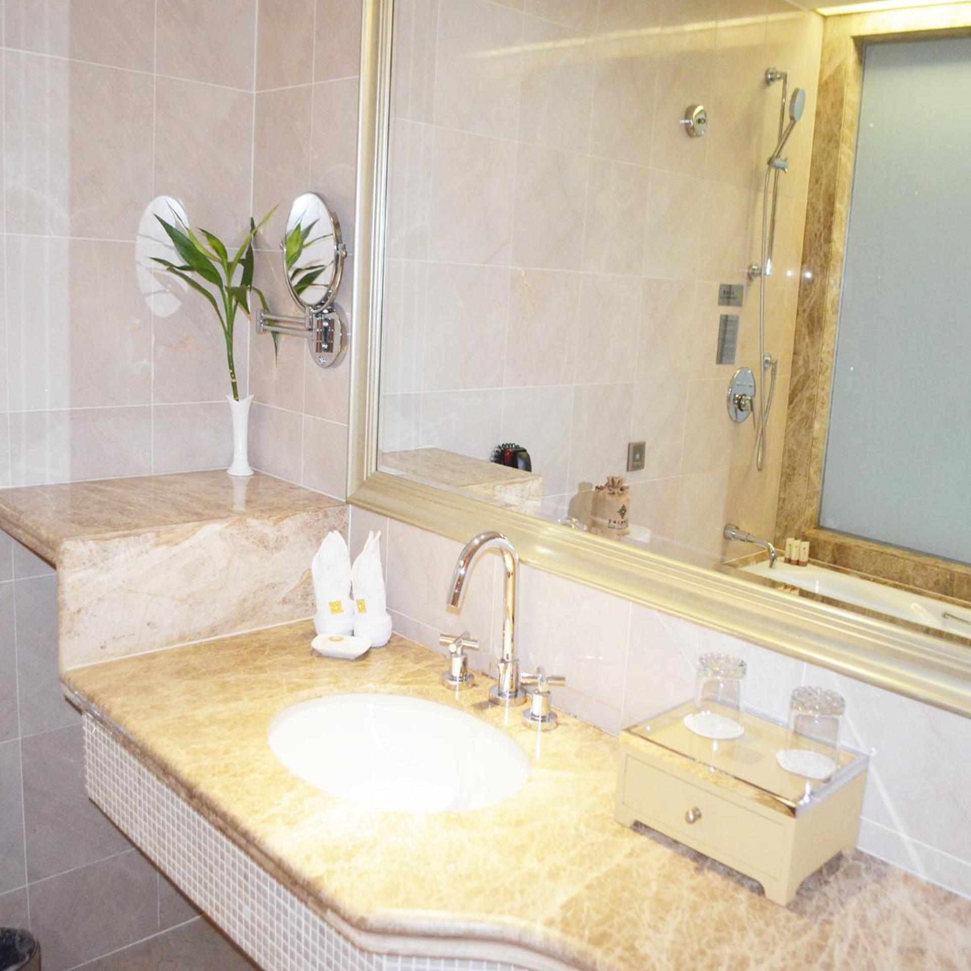 Jinling Huifu Hotel 63/70