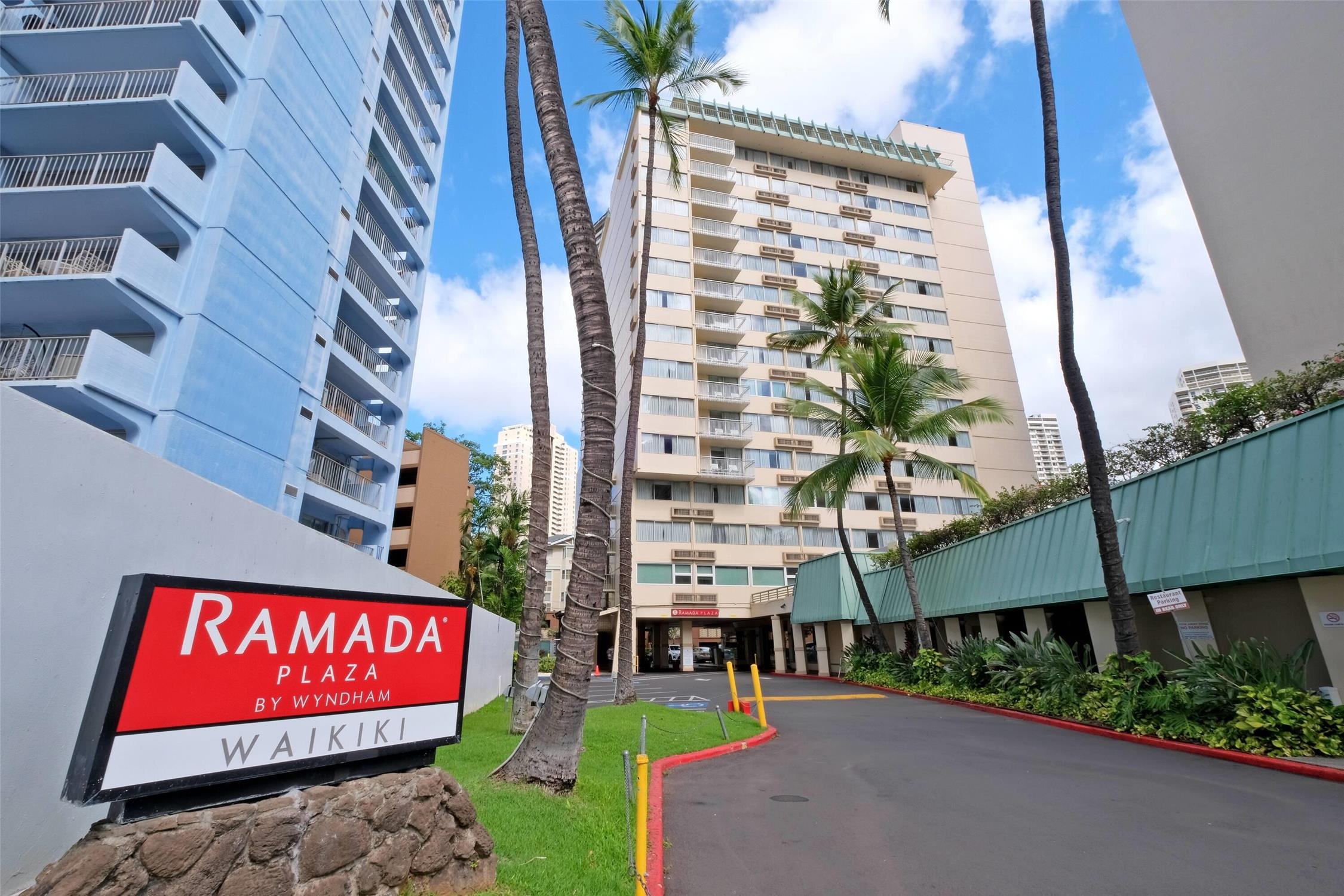 Ramada Plaza by Wyndham Waikiki 15/21