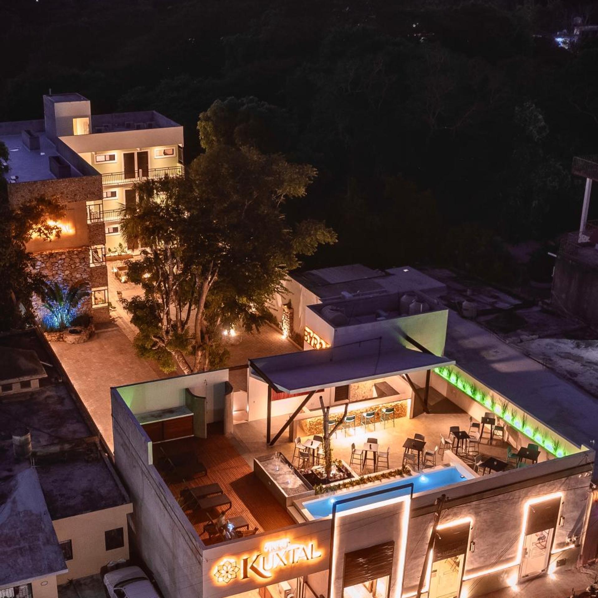 HOTEL KUXTAL 4/20