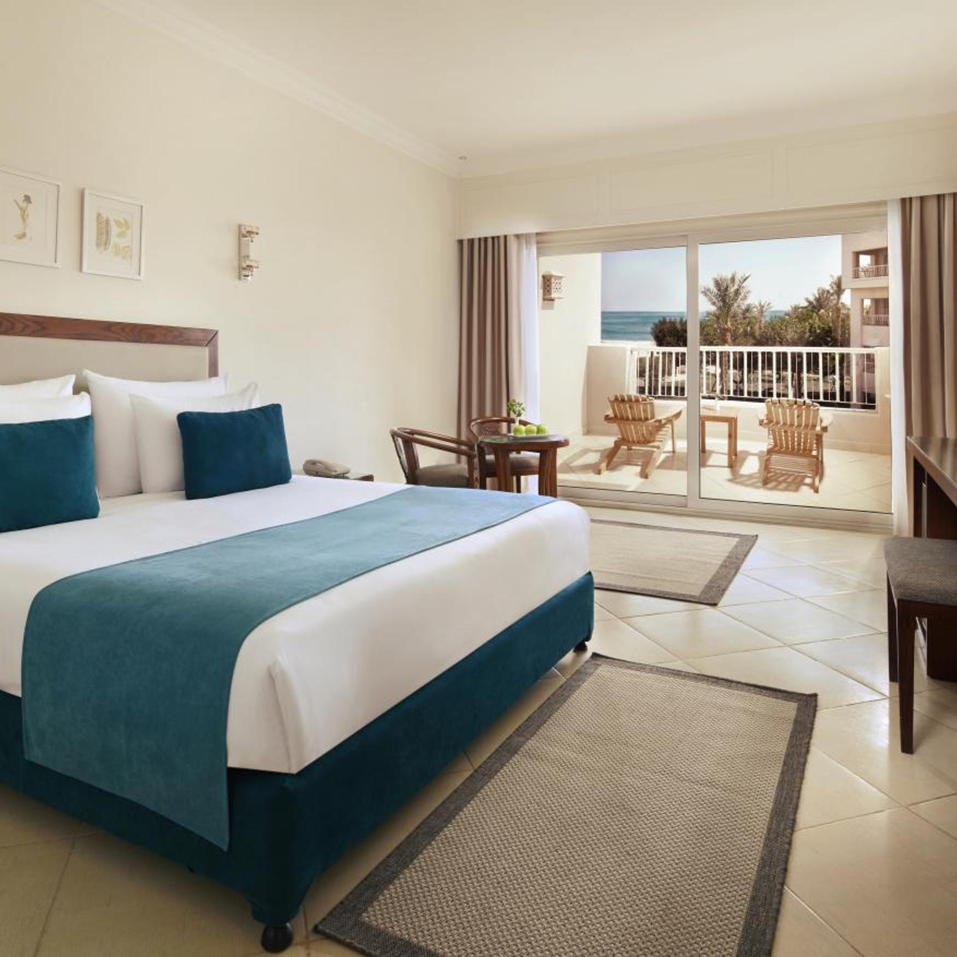 Superior, King Bed, Lateral Side Sea View