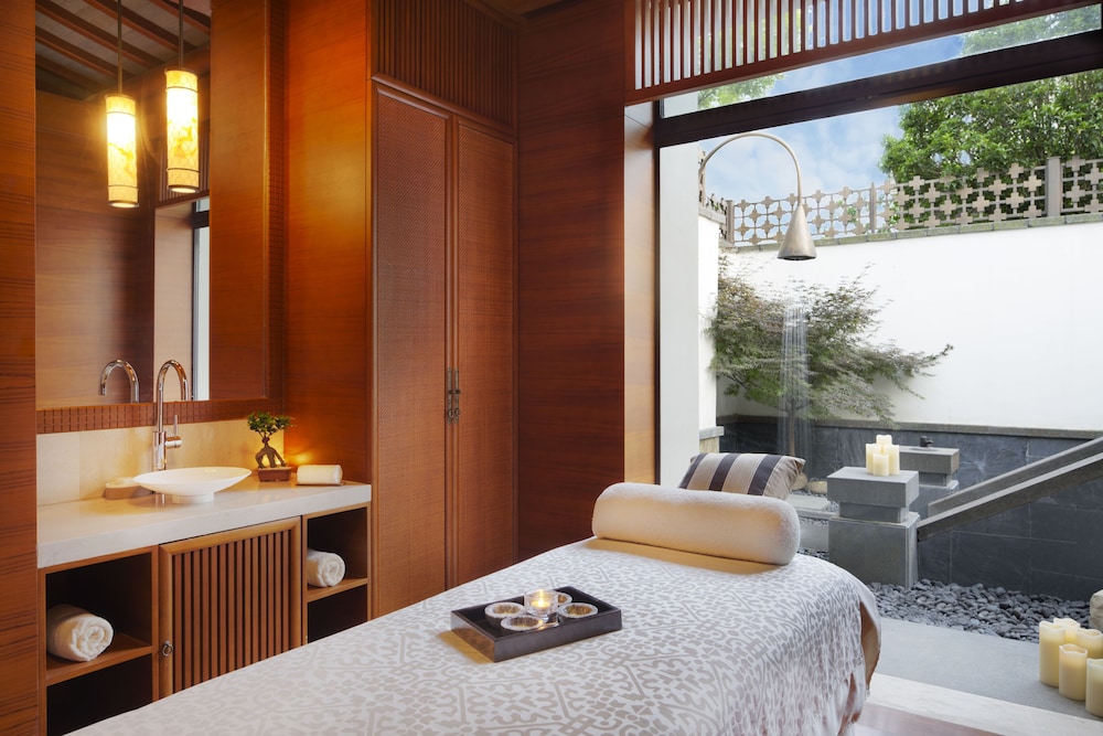 Park Hyatt 16/50