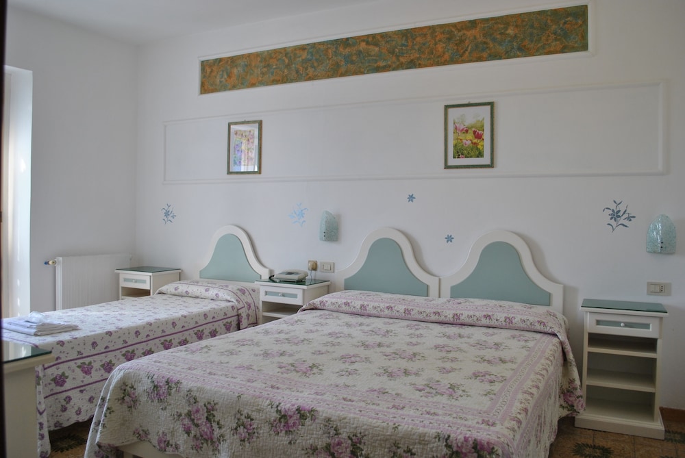 Hotel Ristorante Borgo La Tana 5/50