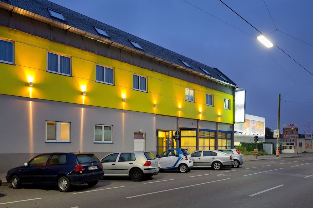 Vienna Sporthotel 58/67
