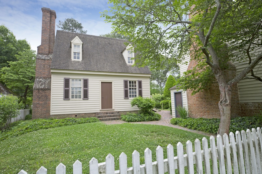 The Colonial Houses - A Colonial Williamsburg Hotel 61/66