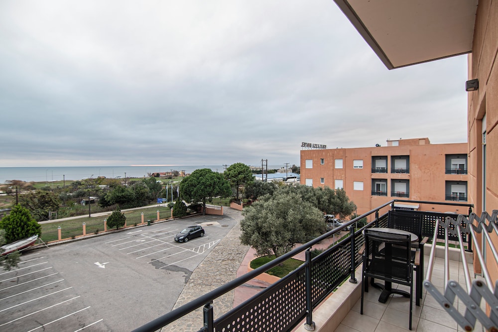 Thalassa Apartments 1/50