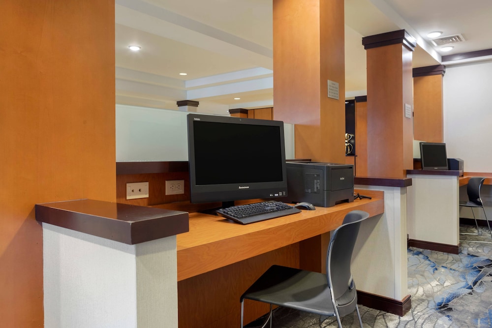 Fairfield Inn Suites Rockford 44/46