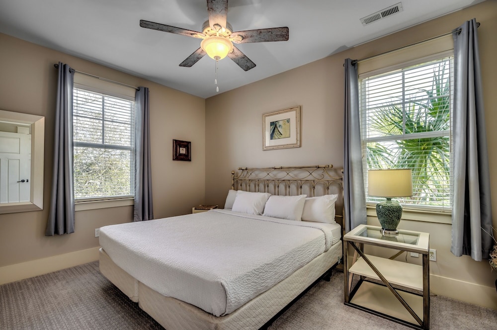 3 Bedrooms, Exchange, Luxury, Villa, 1 King and 2 Queen Beds