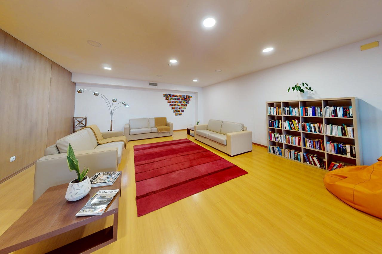 Antillia Hotel 91/127