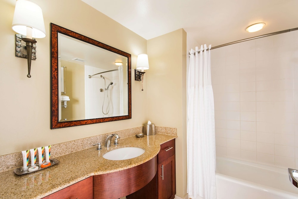 Hilton Grand Vacations Club at Hilton Hawaiian Village 11/50