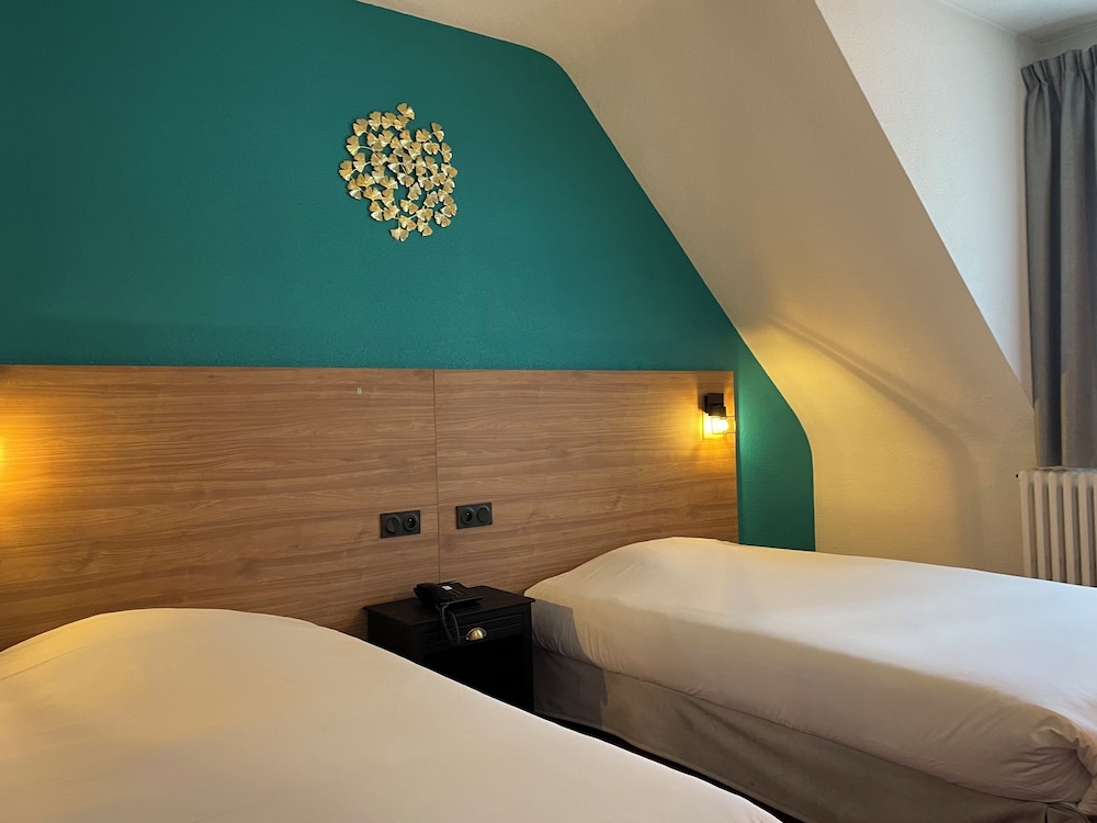 COMFORT, TWIN BEDS