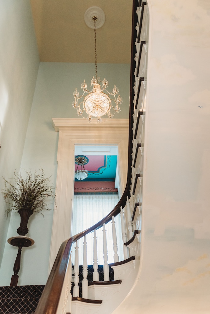 The Pepin Mansion Historic B&B 12/50