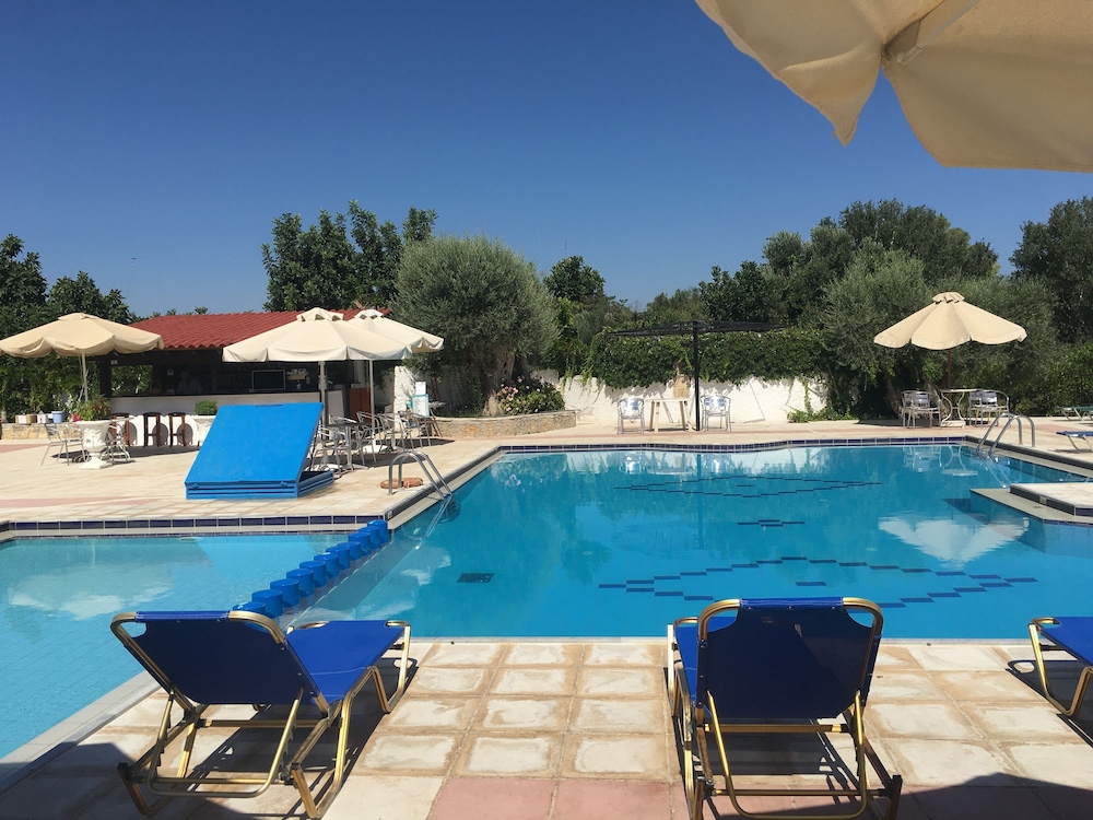Oasis Guesthouse 32/35