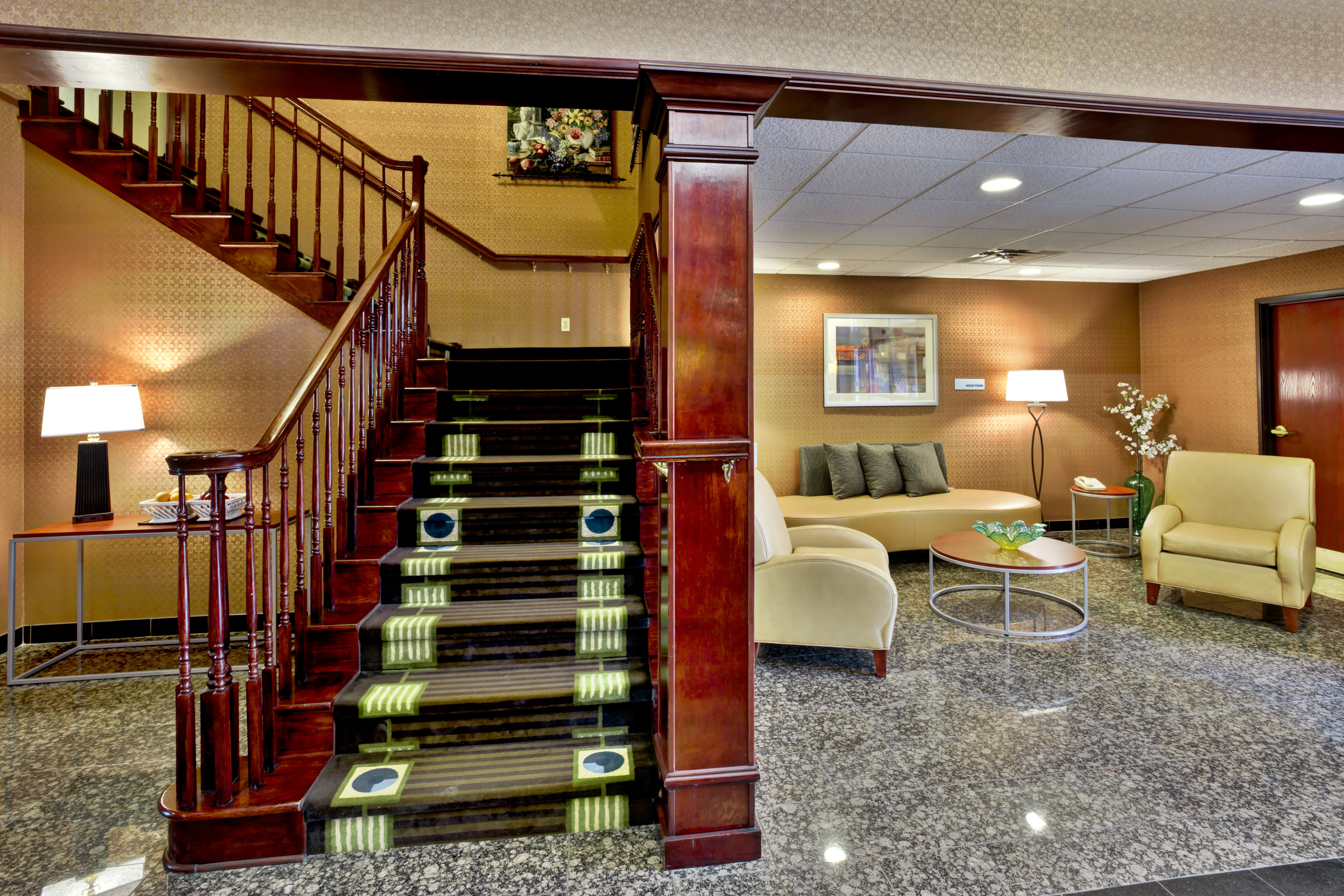 Holiday Inn Express Hotel Suites Woodhaven 43/59