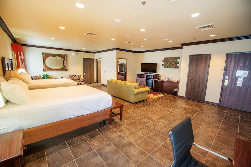 Best Western Plus Cimarron Hotel & Suites 6/41