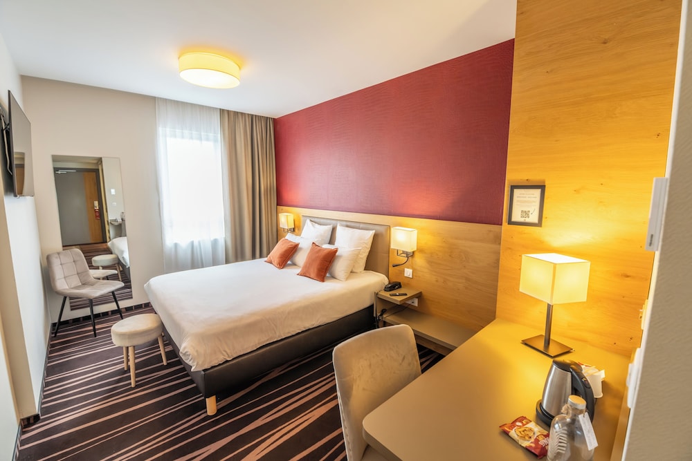 Brit Hotel Lodge 15/50