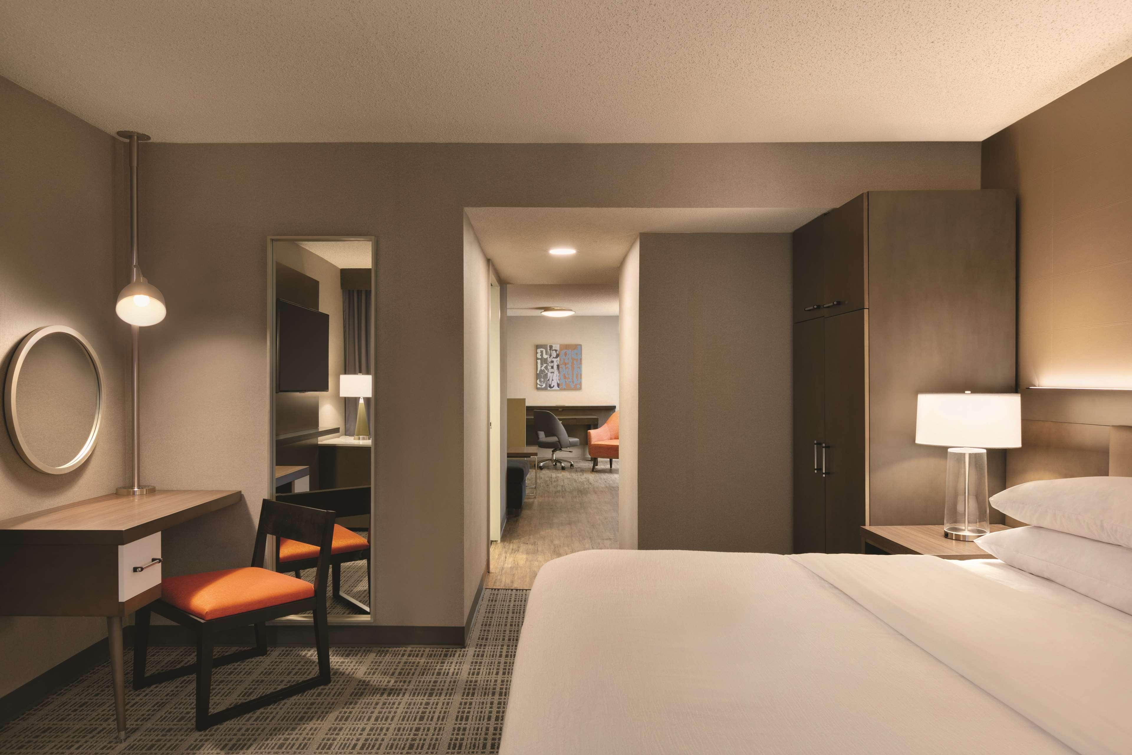 1 BEDROOM, SUITE, KING BED, ACCESSIBLE