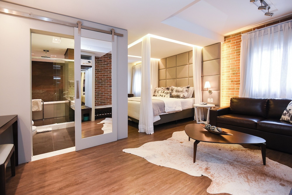 Cercano Hotel 52/72