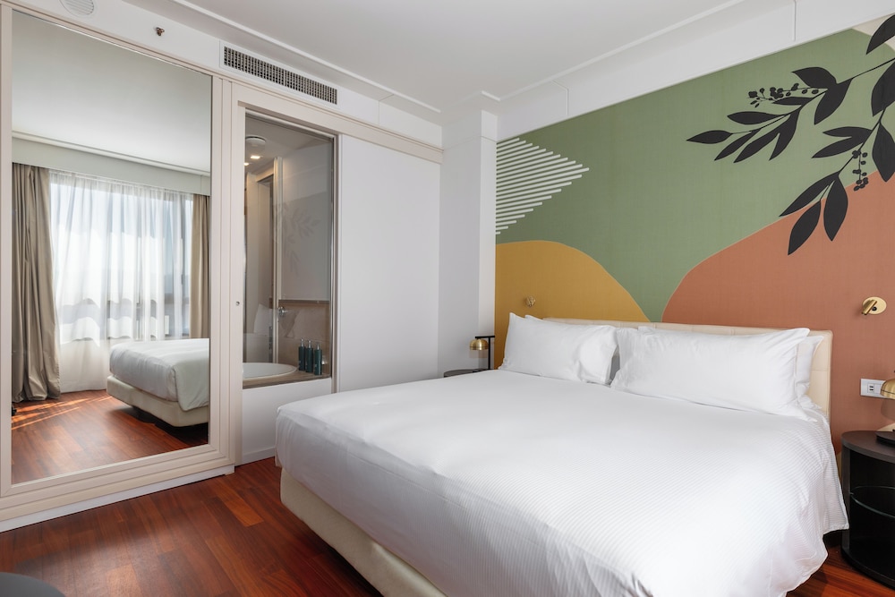 ROOM, KING BED, CITY VIEW