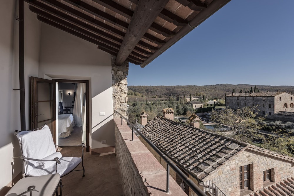 Castel Monastero in CASTELNUOVO BERARDENGA