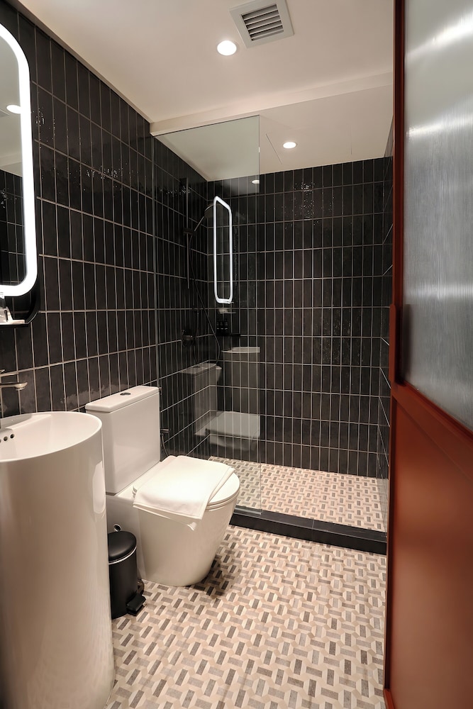 Link Hotel Singapore 46/49
