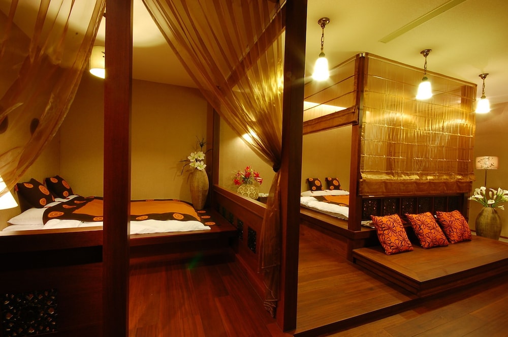 March Three Inn 25/50