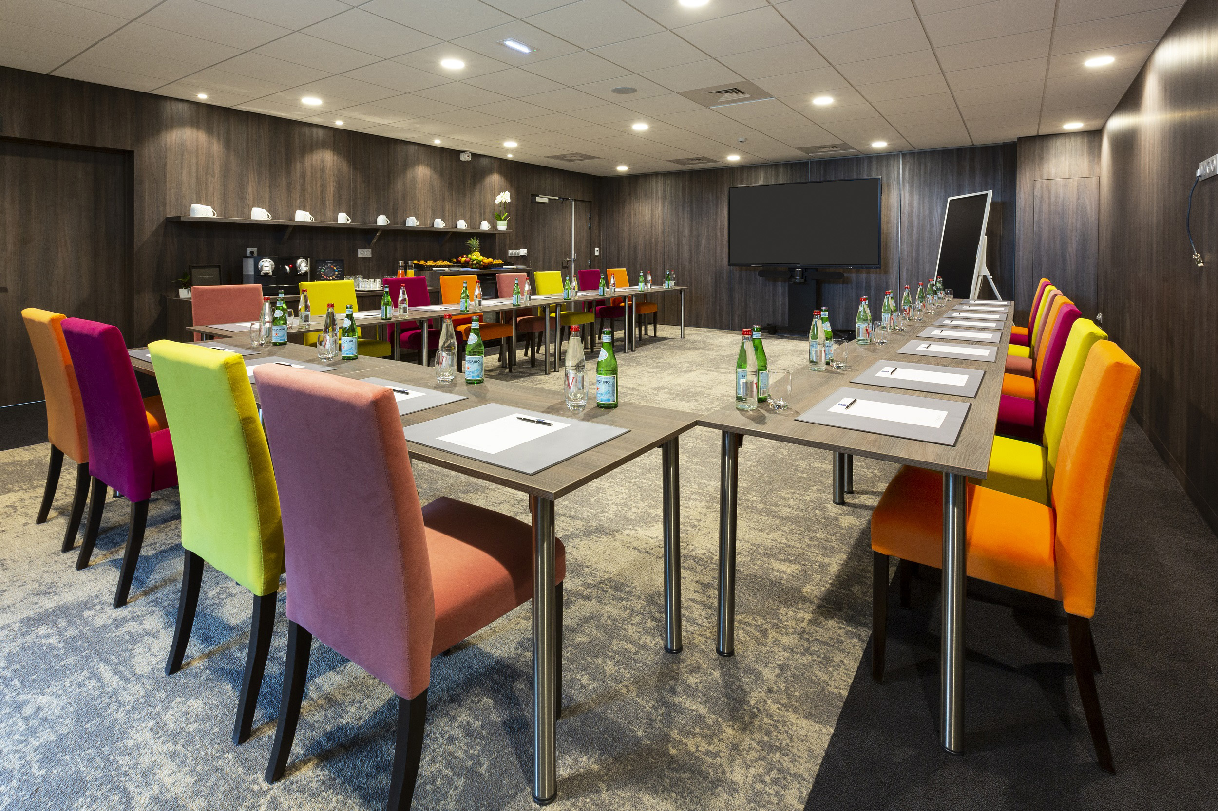 Hotel Roi Soleil Prestige Plaisir - St Quentin 36/39
