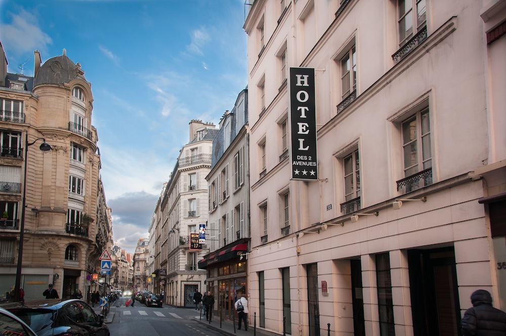 DES DEUX AVENUES in PARIS