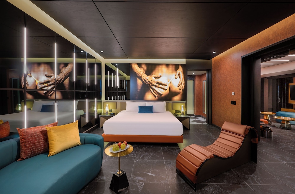 Diamond, Suite, King Bed, Ocean View, Hot Tub