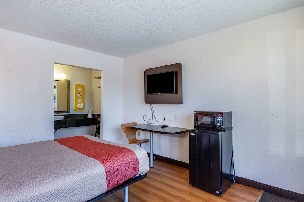 Motel6 Little Rock, AR - West 8/41