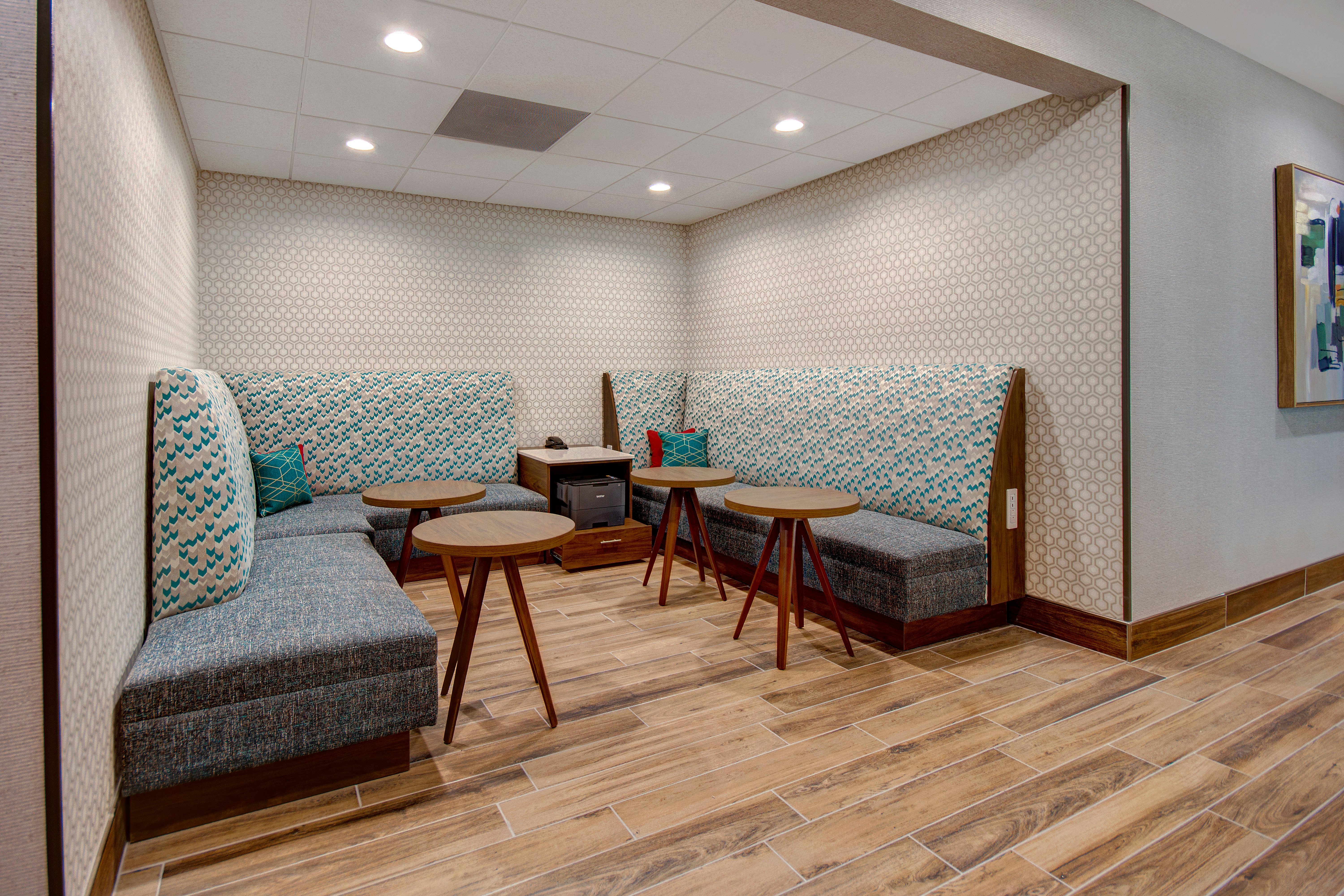 Hampton Inn & Suites Ontario Rancho Cucamonga 17/23