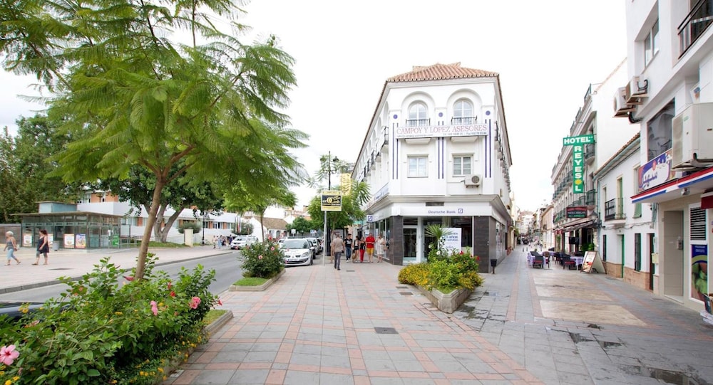 Reyesol Hotel 43/50