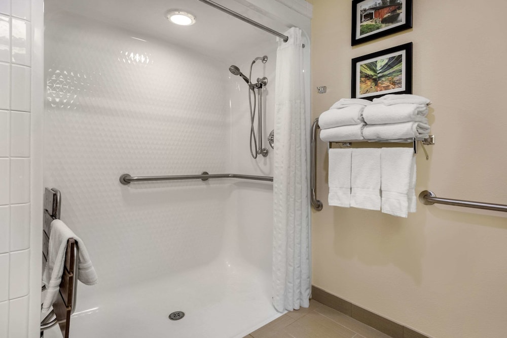 Comfort Suites Lafayette University Area 55/56