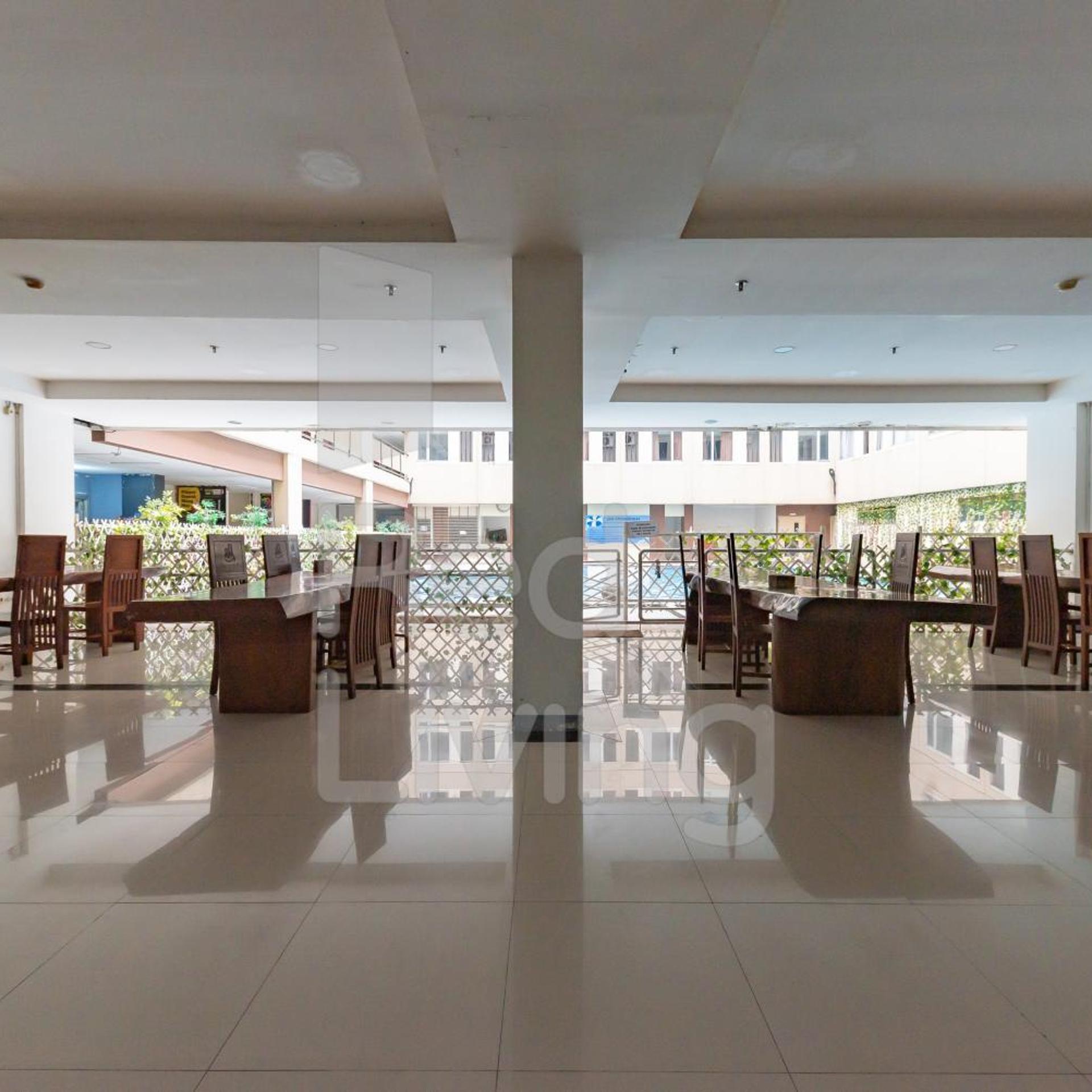 Emerald Apartel 49/51