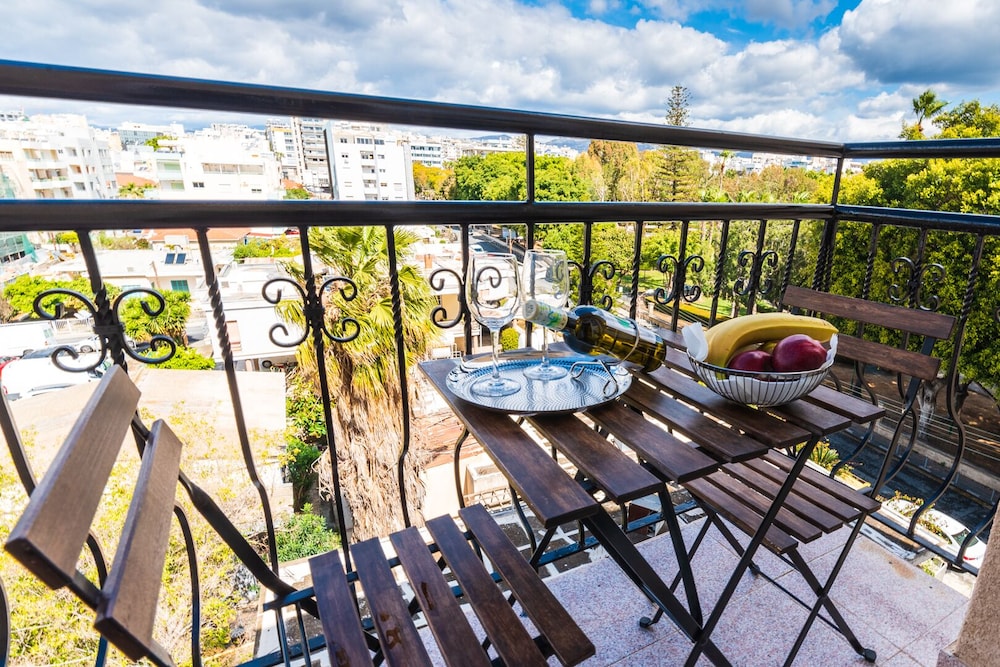 Chrielka Hotelsuites 34/43