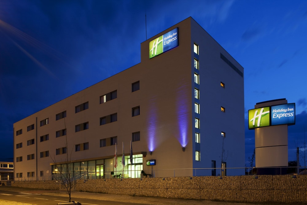 HOLIDAY INN EXPRESS VITORIA 1/43