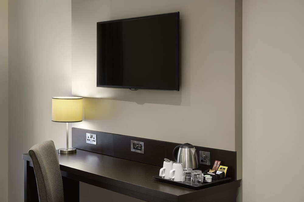 PREMIER INN BRISTOL SOUTH 35/41