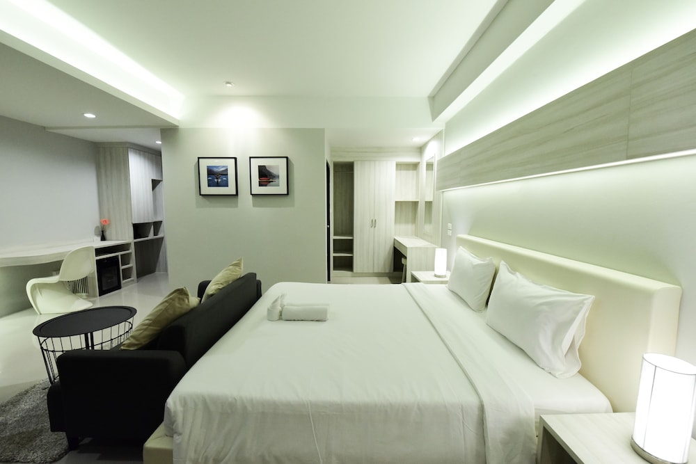 Trendy Hotel 14/44