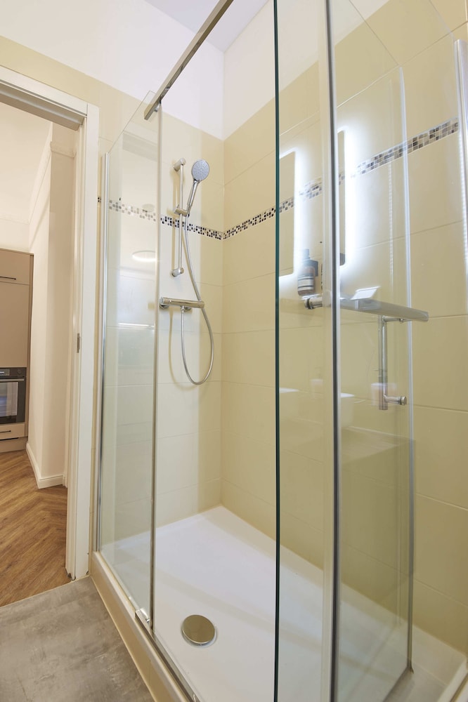 Nove Boutique Apartments 46/50