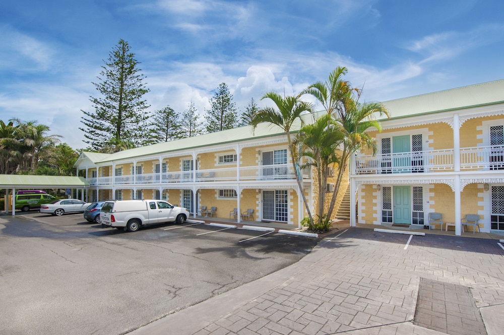 WOLLONGBAR MOTEL 54/69