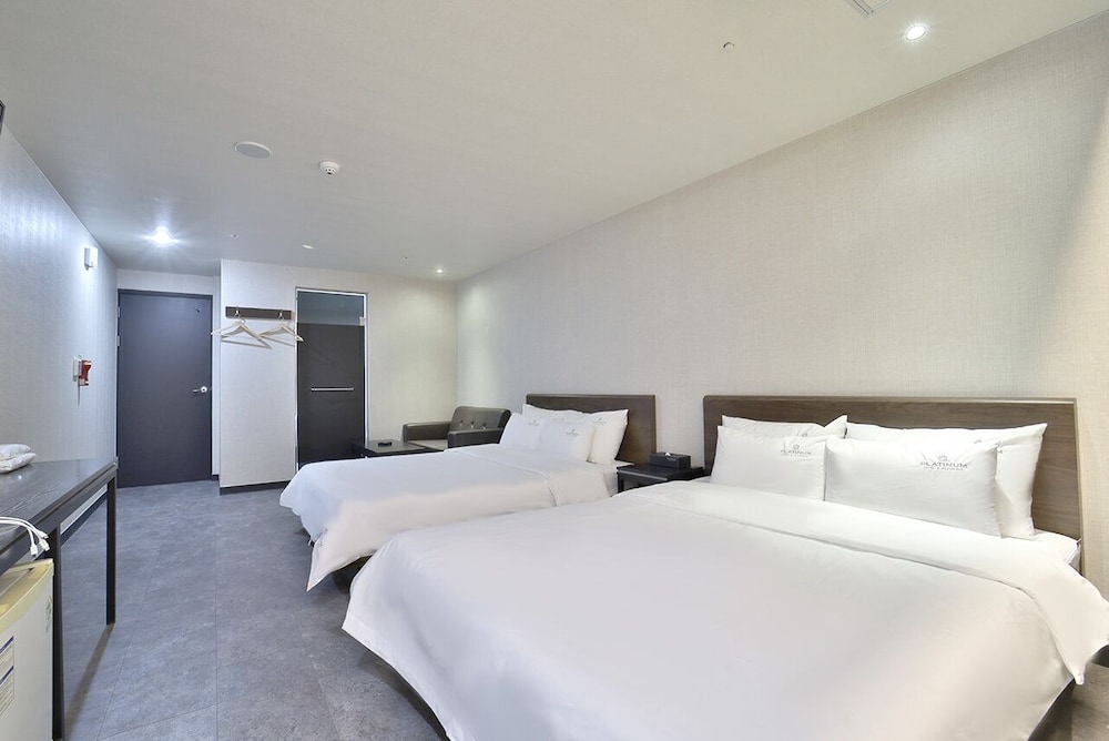 Hotel Platinum 9/37