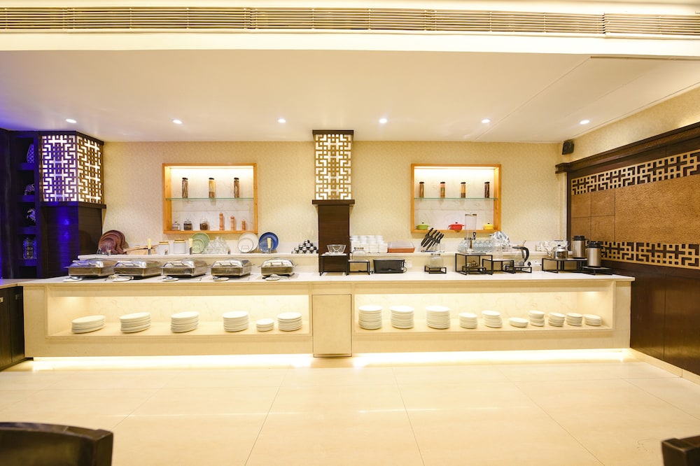 FabHotel KK Continental Albert Rd 6/42