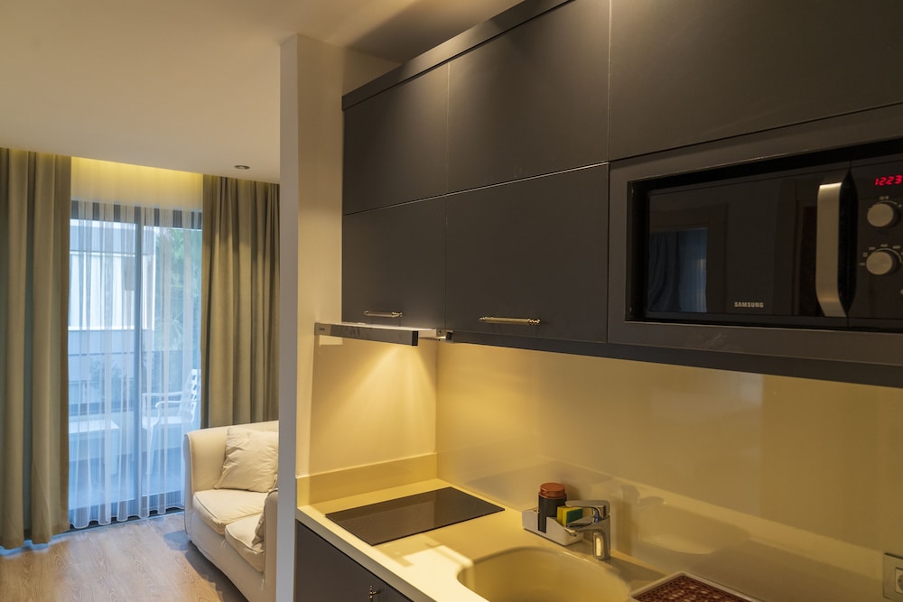 Channel Suites 32/35