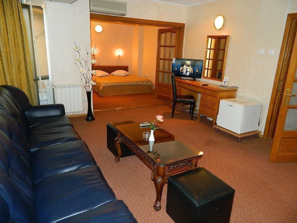 Dalin Hotel 17/21