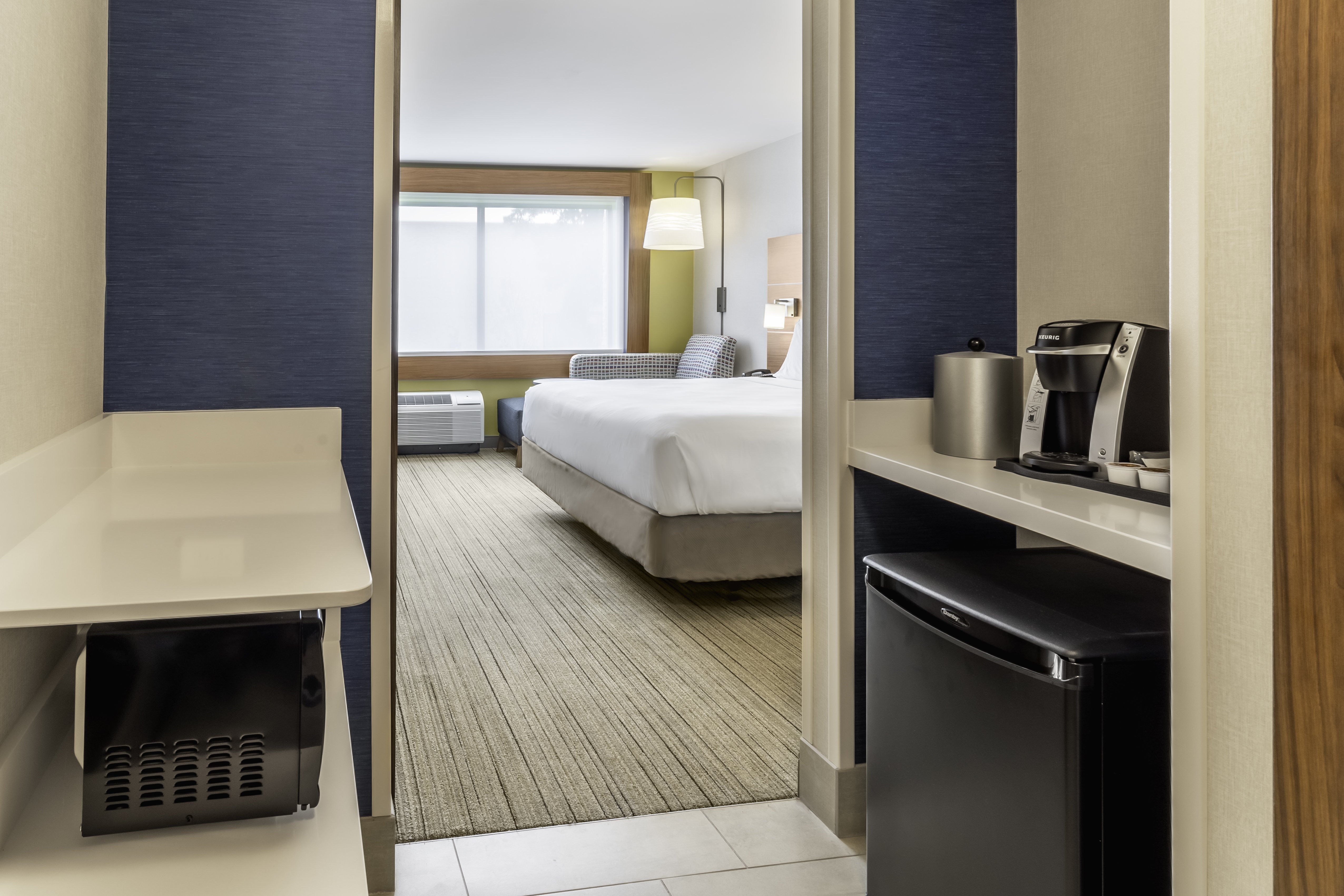 Holiday Inn Express & Suites Milwaukee - West Allis 59/61