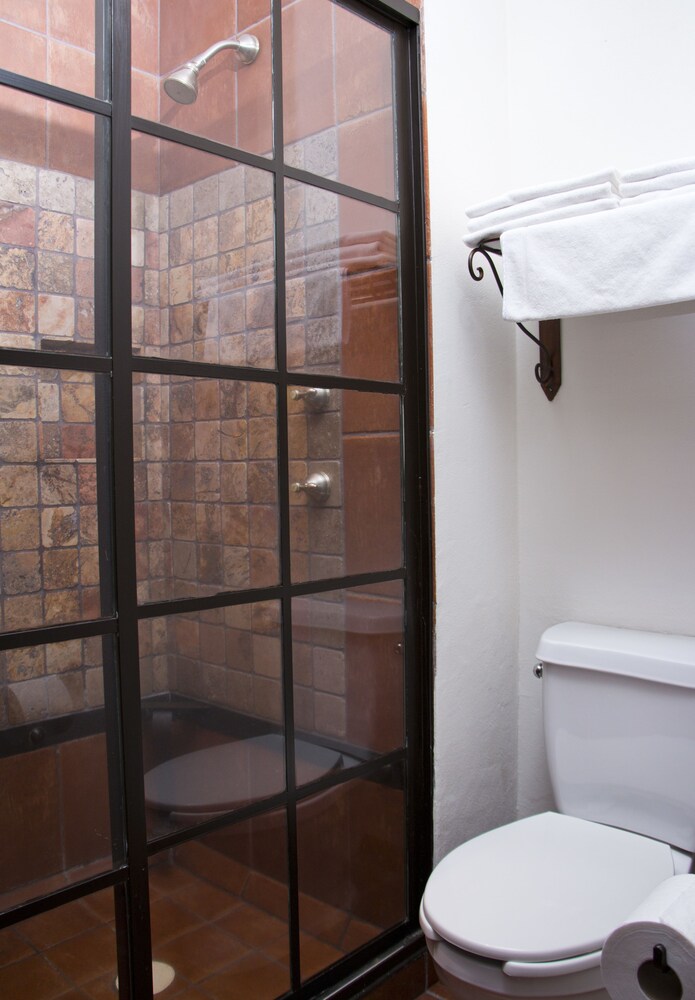 Herencia Hotel By Hosting House 46/50
