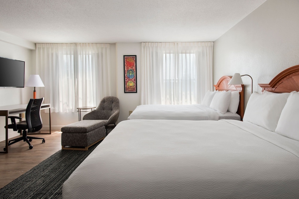 suite, 2 queen beds, TownePlace Suites by Marriott Wilmington Newark/Christiana 2/5